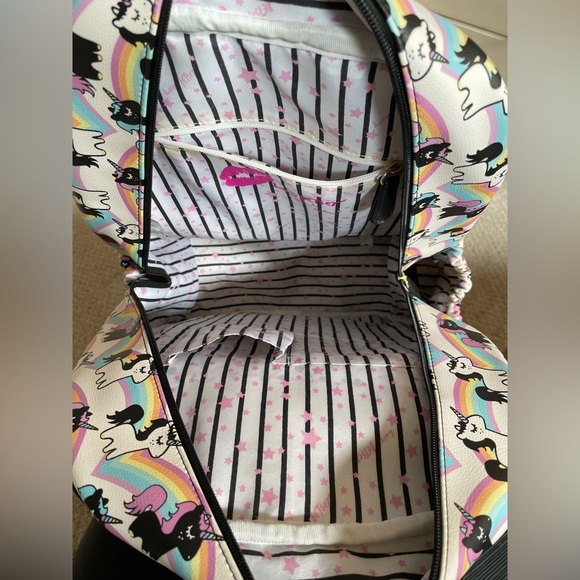 Luv Betsy unicorn backpack - Picture 7 of 7